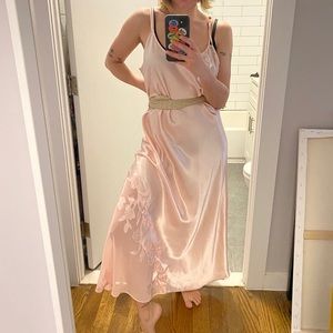 Gorgeous Vintage Silky Oscar De La Renta Slip